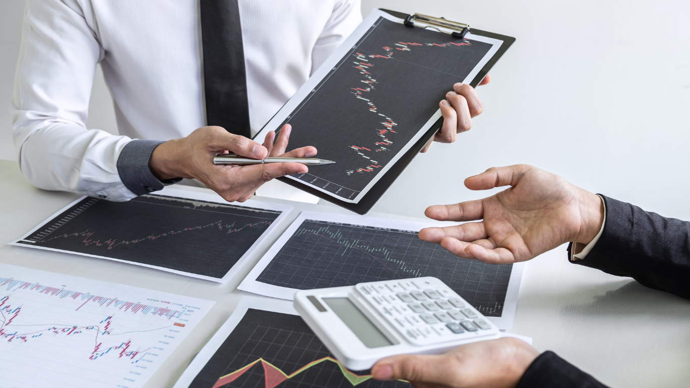 Decoding Advanced Chart Patterns: Double Tops and Head & Shoulders